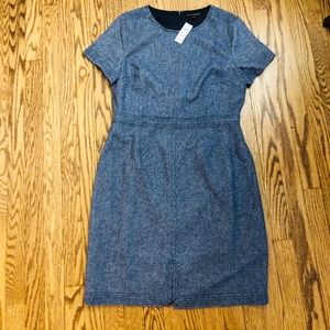 Banana Republic NWT never worn flattering dress